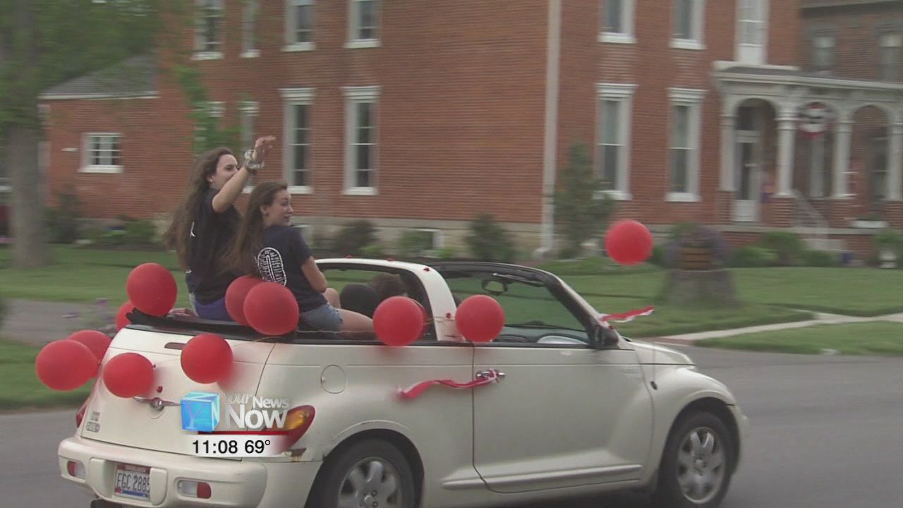 Students parade through town for senior night in Delphos